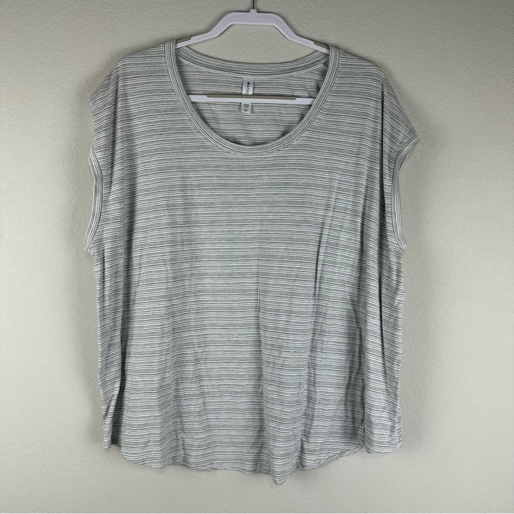 Athleta White Gray Striped Cloudlight Stratus Athleisure Athletic Shirt 2X